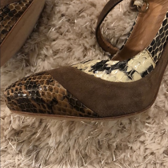 Heels - Picture 4 of 4